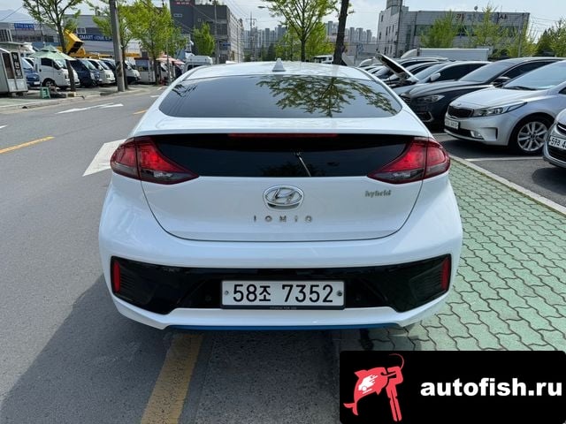 Hyundai Ioniq Ionic Hybrid 2017 года - вид 4