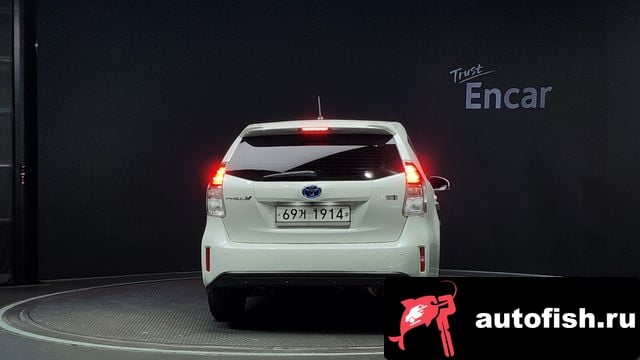 Toyota Prius Prius V 2015 года - вид 4