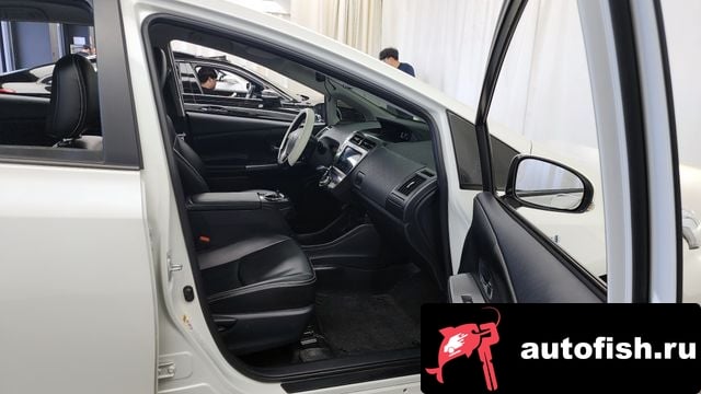 Toyota Prius Prius V 2015 года - похожие автомобили