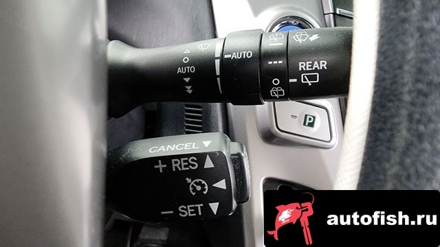 Toyota Prius Prius V 2015 года - вид 17