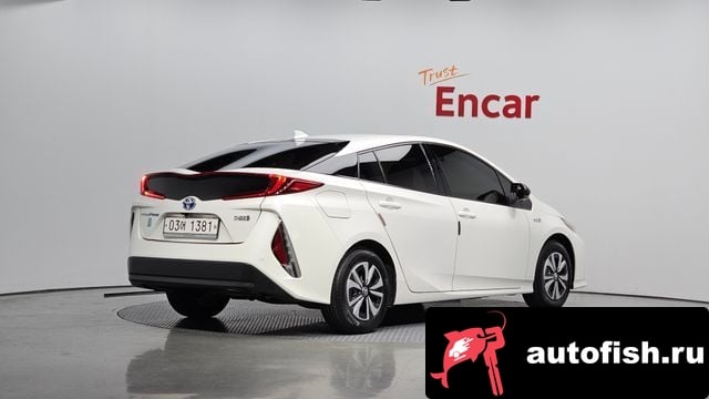 Toyota Prius Prius Prime 2017 года - вид 2