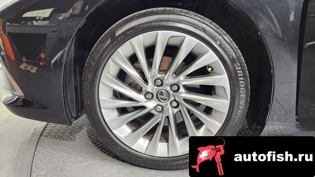 Lexus ES ES300h 7th generation 2023 года - вид 5