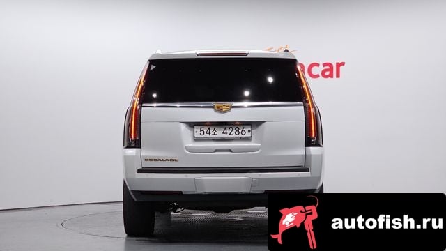 Cadillac Escalade Escalade 2018 года - похожие автомобили