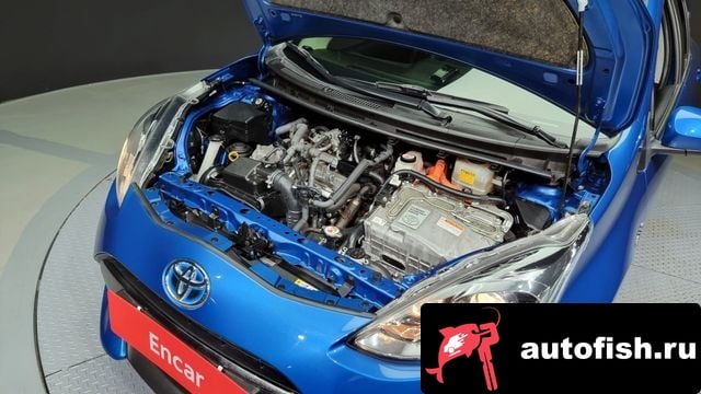 Toyota Prius Prius C 2018 года - вид 6