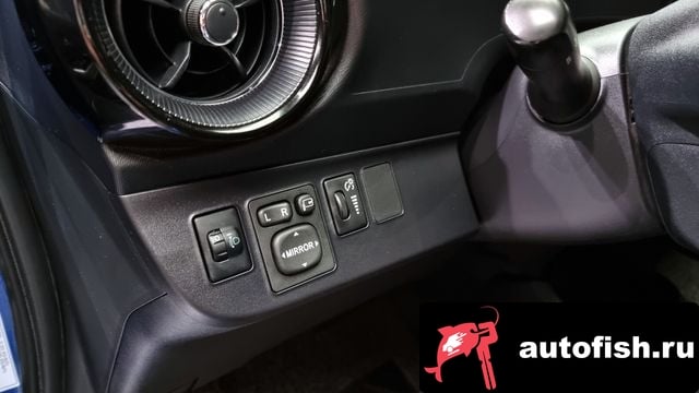 Toyota Prius Prius C 2018 года - вид 16