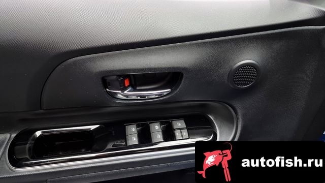 Toyota Prius Prius C 2018 года - вид 17