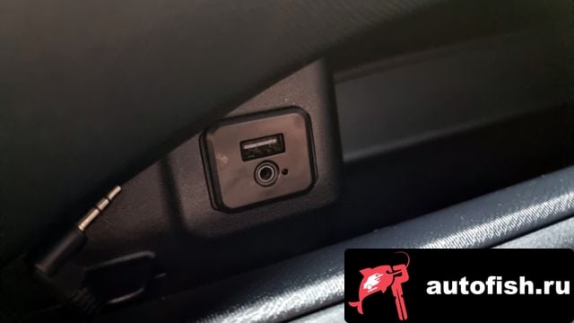 Toyota Prius Prius C 2018 года - вид 18