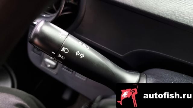 Toyota Prius Prius C 2018 года - вид 19