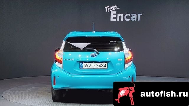 Toyota Prius Prius C 2018 года - вид 4