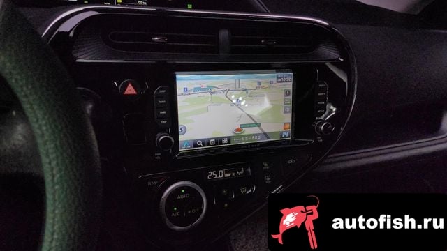 Toyota Prius Prius C 2018 года - вид 18