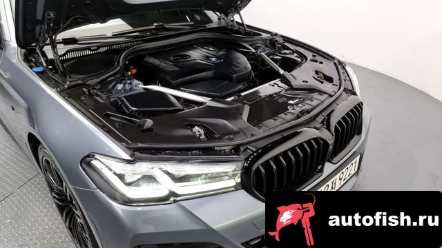 BMW 5-Series 5 Series (G30) 2018 года - вид 6