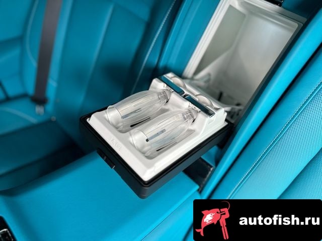 Rolls-Royce Cullinan Cullinan 2023 года - похожие автомобили