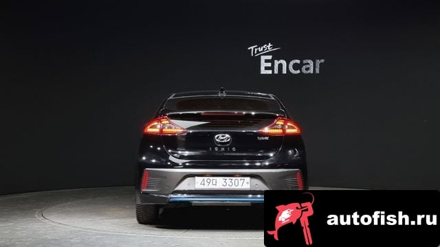 Hyundai Ioniq Ionic Hybrid 2017 года - вид 4