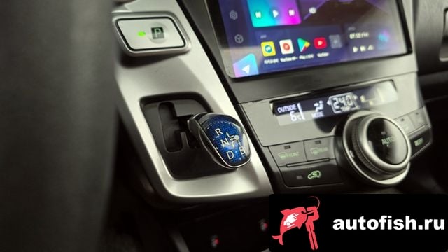 Toyota Prius Prius V 2016 года - вид 9