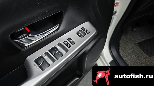 Toyota Prius Prius V 2016 года - похожие автомобили