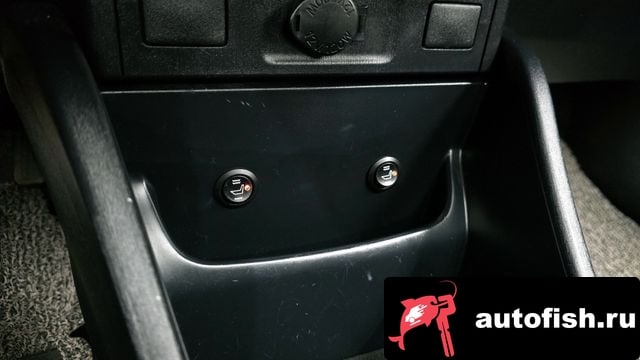 Toyota Prius Prius V 2016 года - вид 19