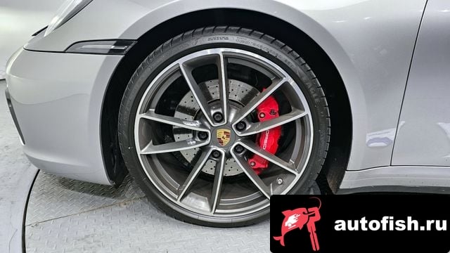 Porsche 911 911 (992) 2020 года - вид 5