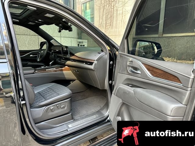 Cadillac Escalade Escalade 5th Generation 2023 года - похожие автомобили