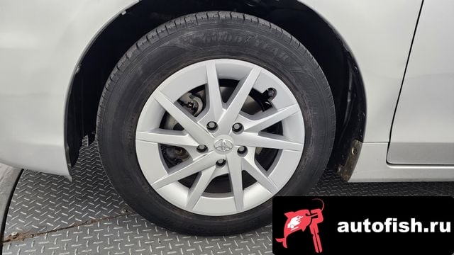 Toyota Prius Prius V 2013 года - вид 5