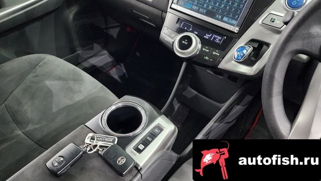 Toyota Prius Prius V 2013 года - вид 9