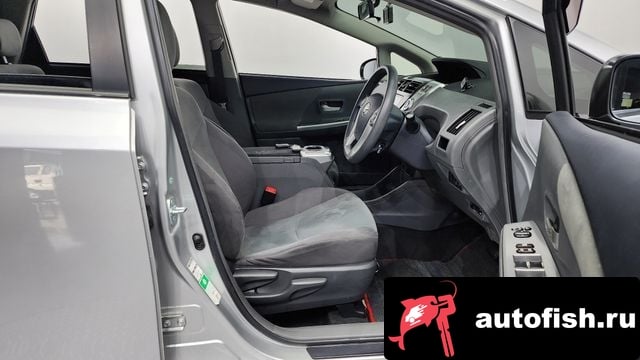 Toyota Prius Prius V 2013 года - вид 11