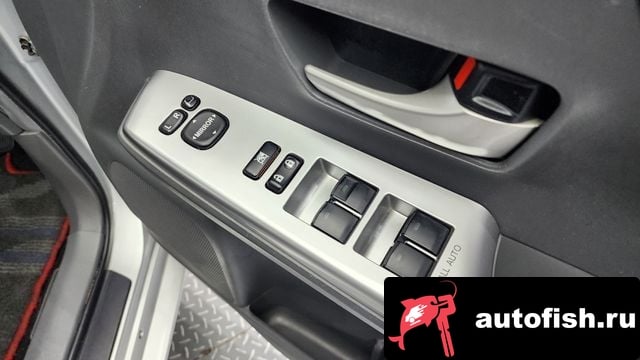 Toyota Prius Prius V 2013 года - вид 14