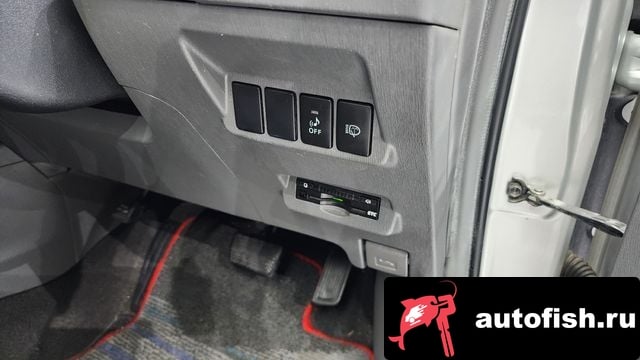 Toyota Prius Prius V 2013 года - вид 15