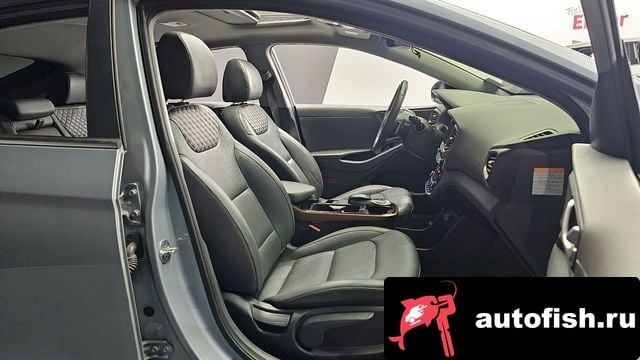 Hyundai Ioniq Ionic Electric 2017 года - похожие автомобили