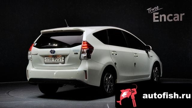 Toyota Prius Prius V 2015 года - вид 2