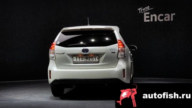 Toyota Prius Prius V 2015 года - вид 4