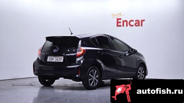 Toyota Prius Prius C 2018 года - вид 2
