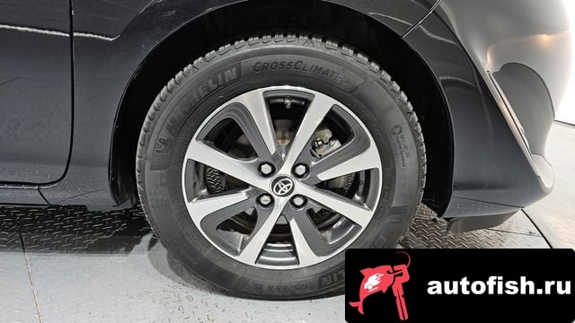 Toyota Prius Prius C 2018 года - вид 5