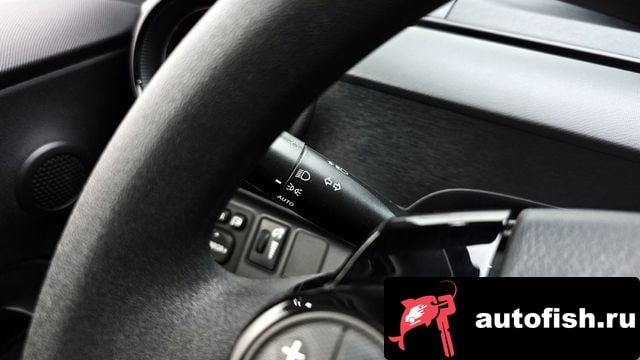 Toyota Prius Prius C 2018 года - вид 17