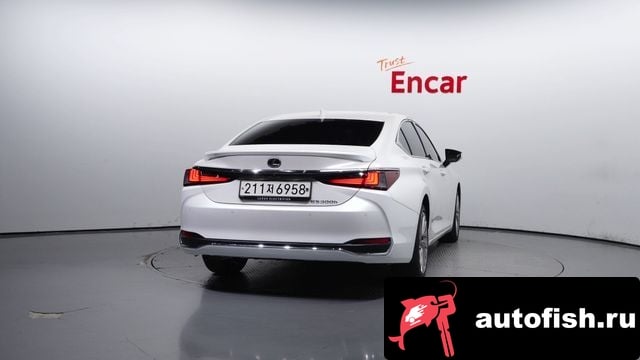 Lexus ES ES300h 7th generation 2024 года - вид 4