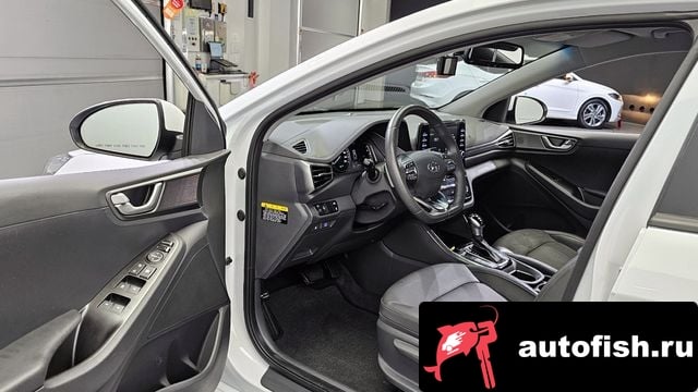 Hyundai Ioniq The New Ionic Hybrid 2019 года - похожие автомобили