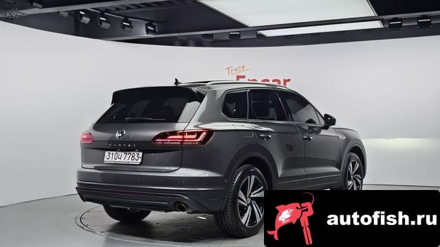 Volkswagen Touareg Tuareg 3rd generation 2020 года - вид 2