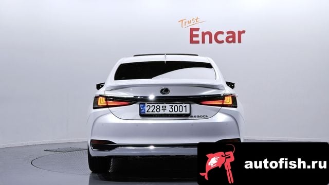 Lexus ES ES300h 7th generation 2024 года - вид 4