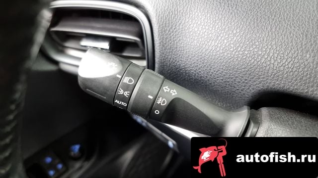 Toyota Prius Prius 4th Generation 2018 года - вид 18