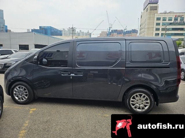 Hyundai Staria Staria 2021 года - вид 2