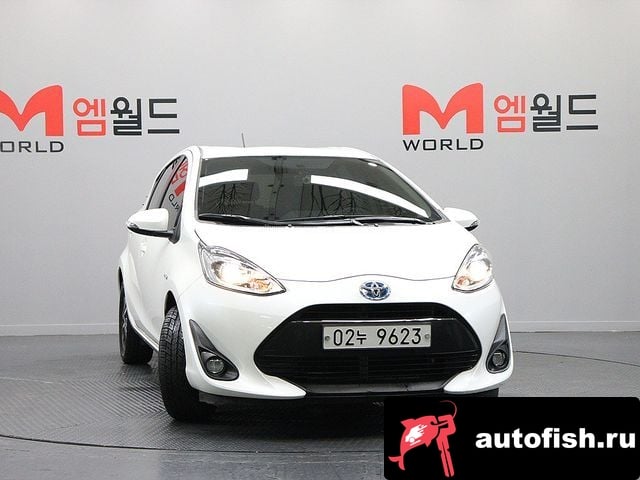 Toyota Prius Prius C 2018 года - вид 2