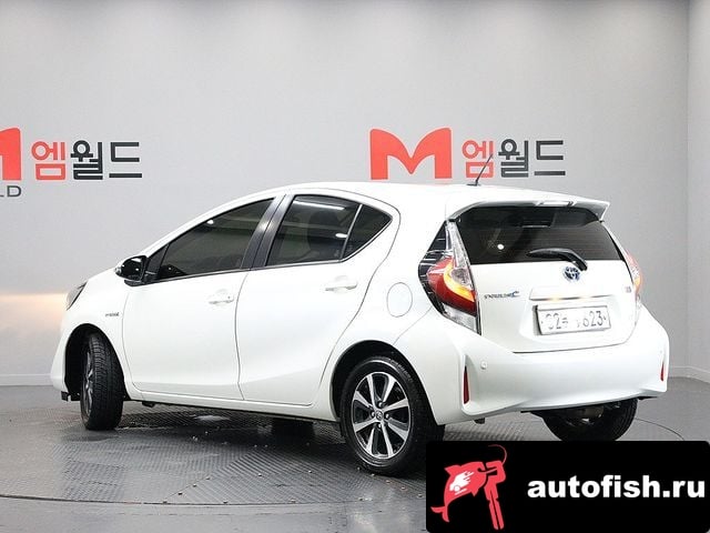 Toyota Prius Prius C 2018 года - вид 4