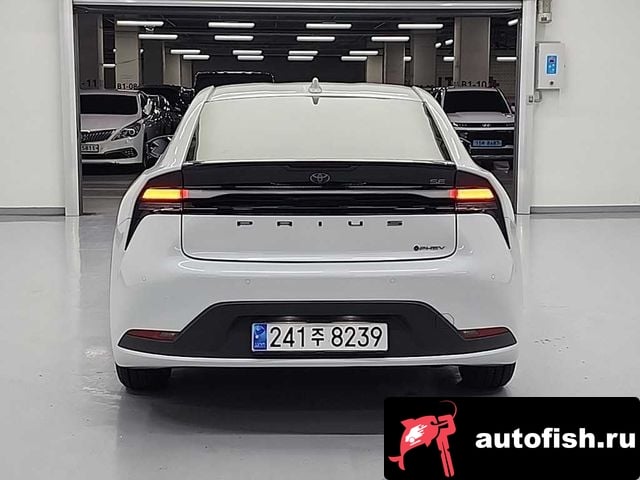 Toyota Prius Prius 5th Generation 2023 года - вид 3