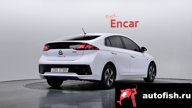 Hyundai Ioniq Ionic Hybrid 2019 года - вид 2