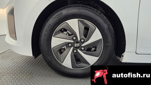 Hyundai Ioniq Ionic Hybrid 2019 года - вид 5