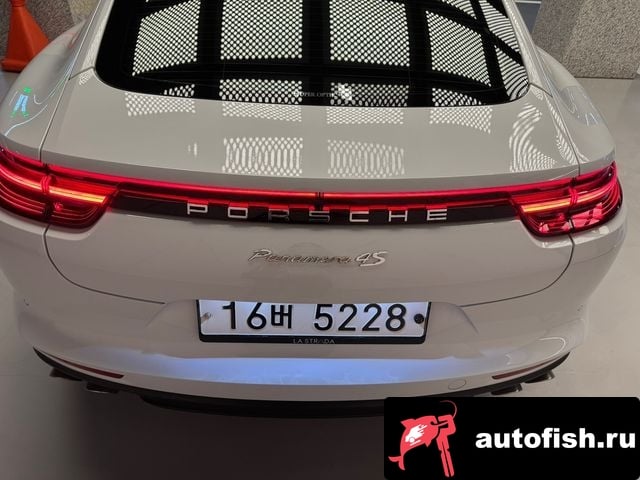 Porsche Panamera Panamera (971) 2018 года - вид 4