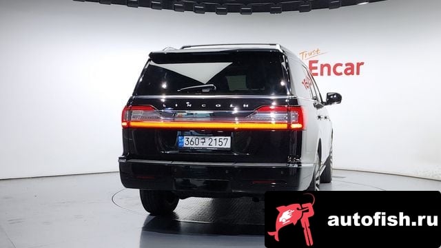 Lincoln Navigator Navigator 4th generation 2021 года - вид 4