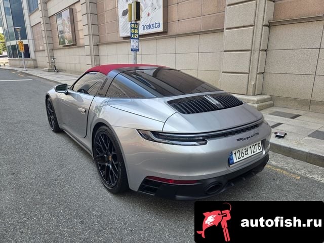 Porsche 911 911 (992) 2023 года - вид 4