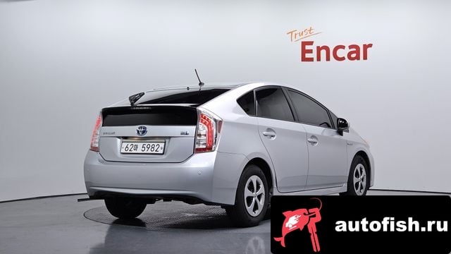 Toyota Prius Prius 2013 года - похожие автомобили