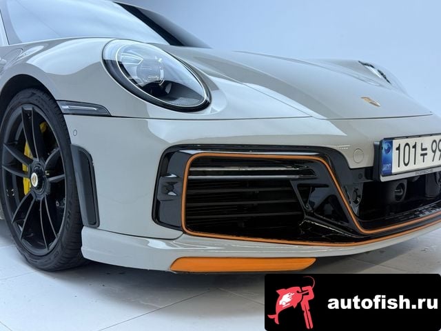 Porsche 911 911 (992) 2023 года - вид 6