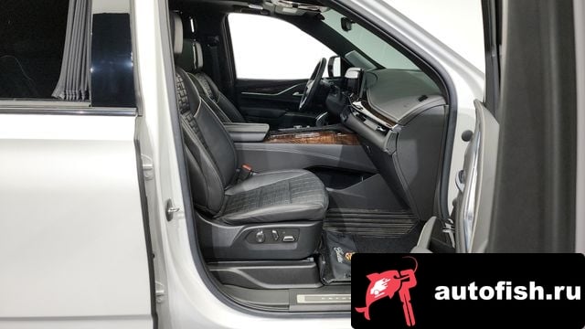 Cadillac Escalade Escalade 5th Generation 2022 года - похожие автомобили